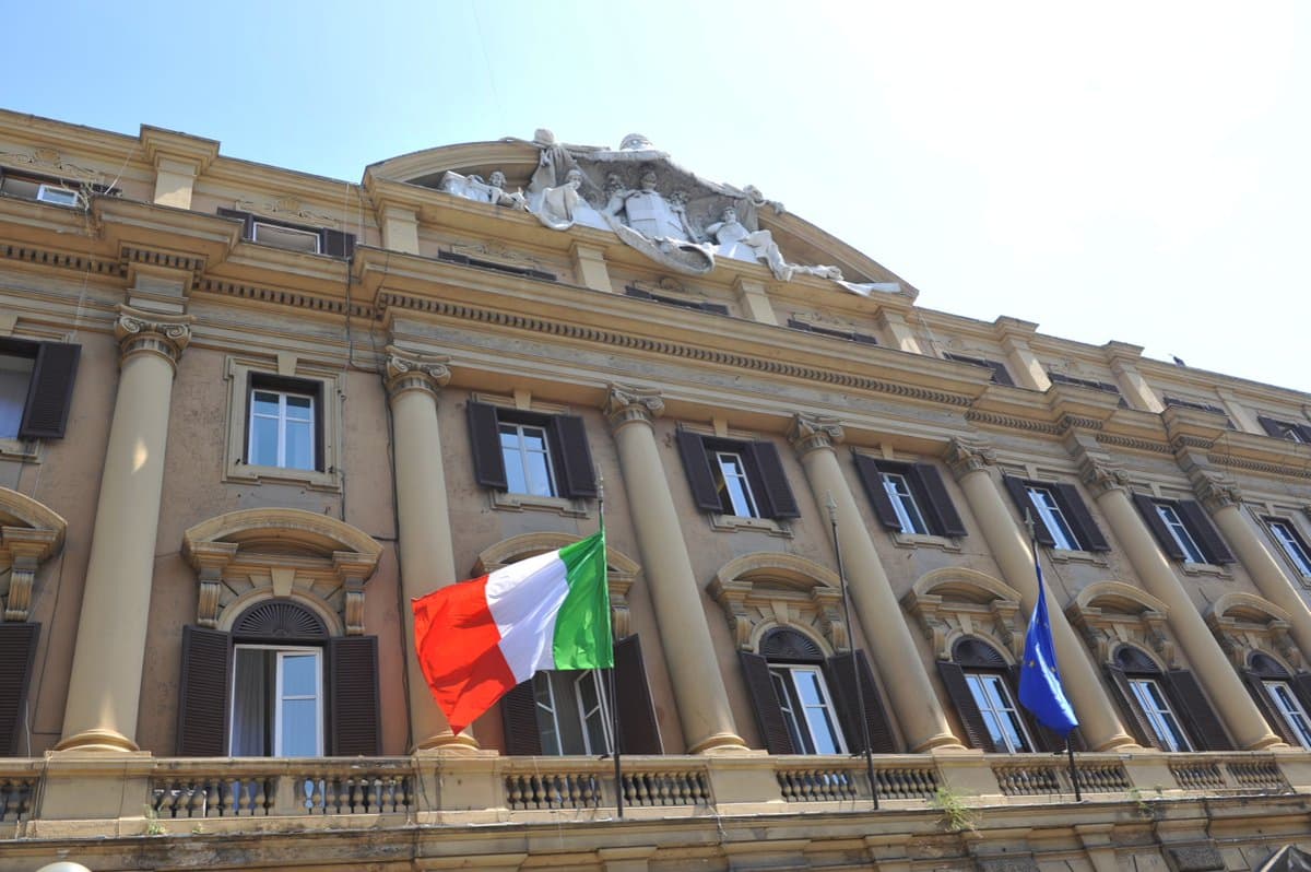 Bank of Italy Slashes Growth Outlook to 0.5%