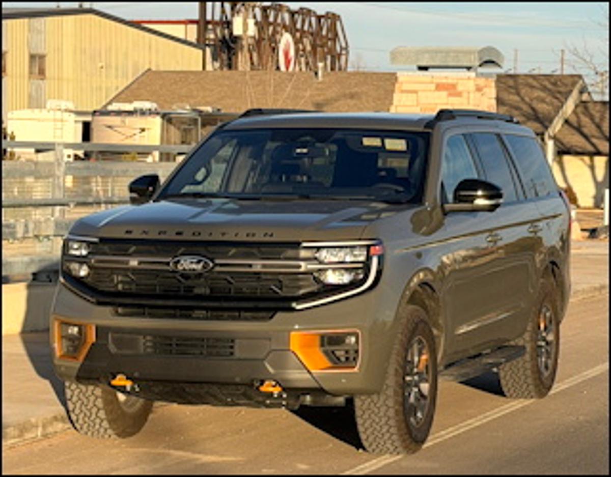 2025 Ford Expedition Proves Massive Power and Space