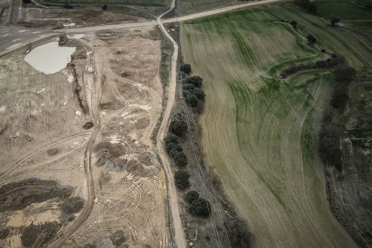 Rural Spain Fears AI Data Centers: Land Loss, Water Crisis