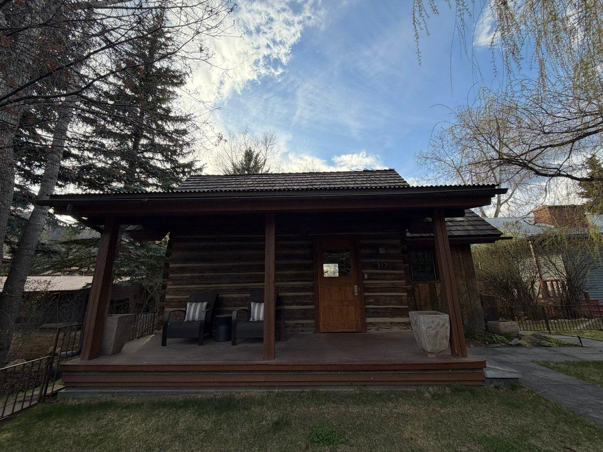 Aspen Sells 1,155‑sq‑ft Home for $6.5 Million