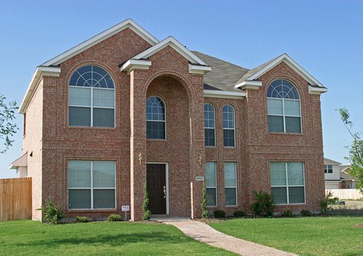 McMansions Trade Quantity for Oversized Bedrooms