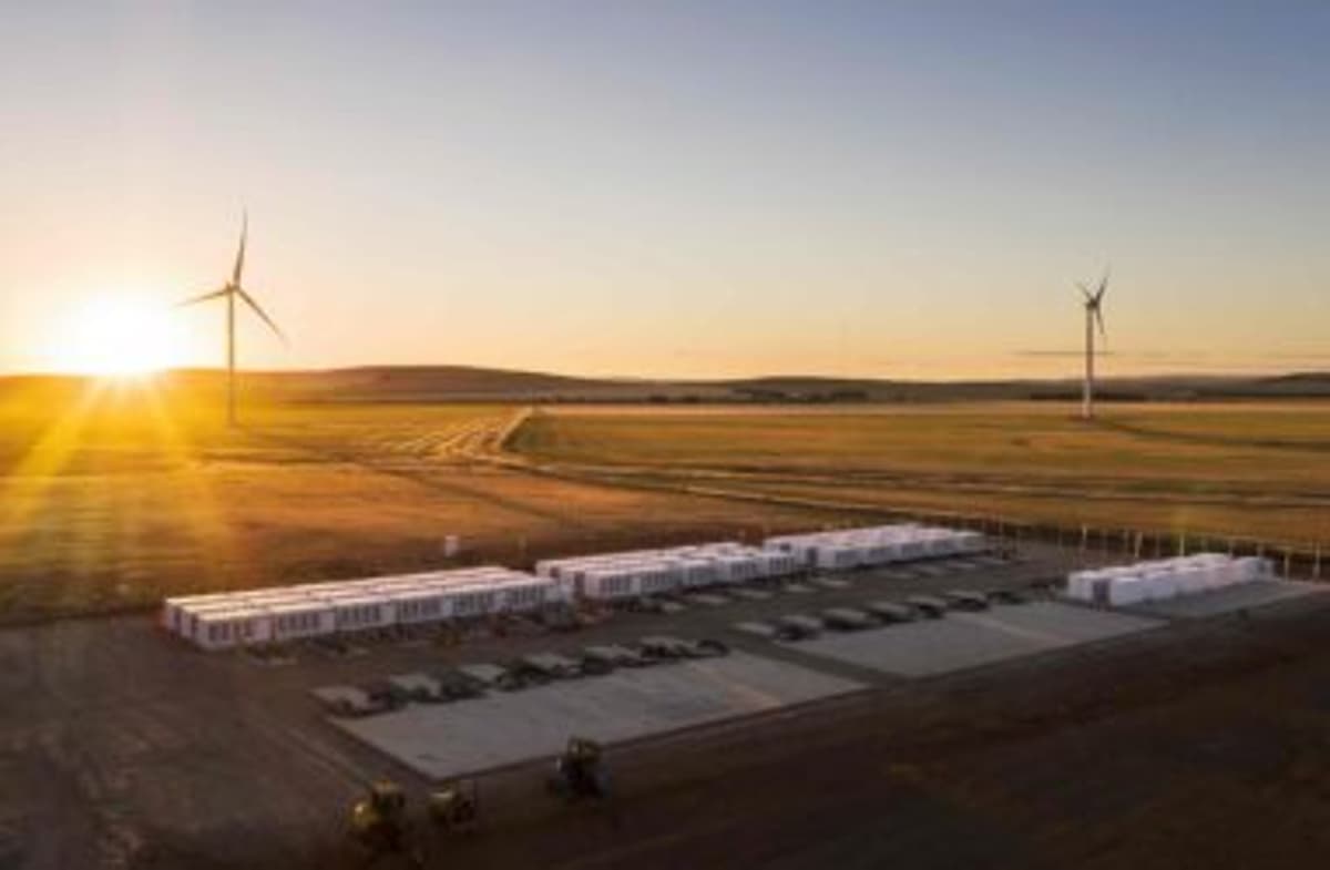 200 MW, 4‑Hour Battery Project Secures Contractors