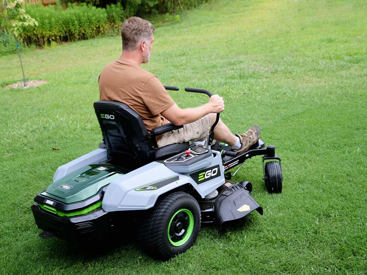 Save Hours: Choose a Riding Mower for Big Yards
