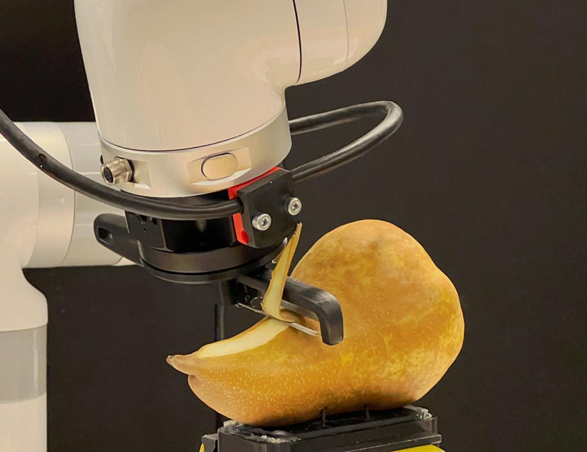 Keypoint Method Lets Robots Handle Curved Objects