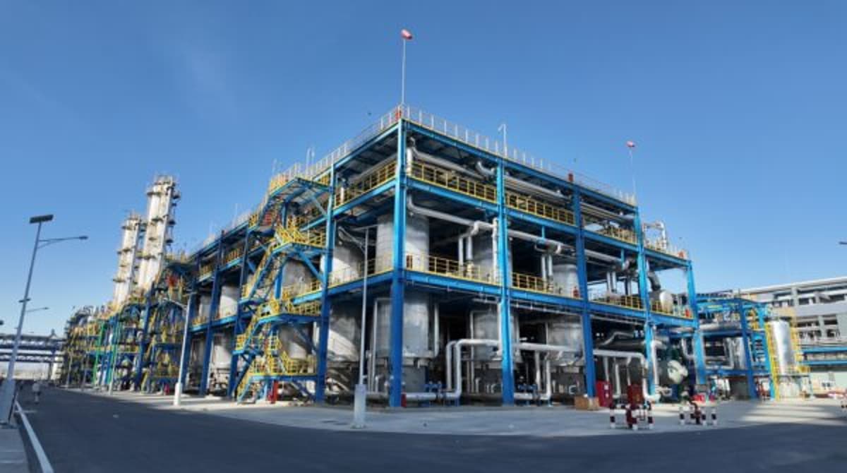 United Solar Launches Oman Polysilicon Plant Boosting PV Supply
