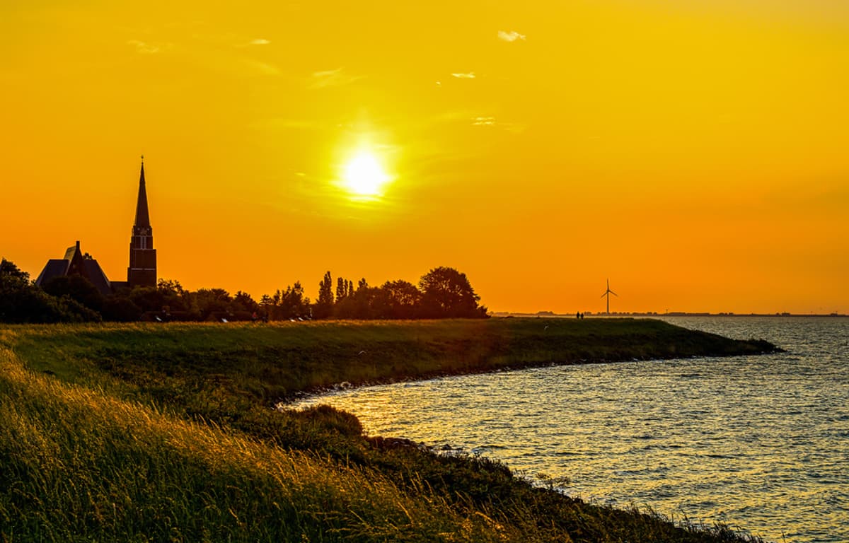 Find Inner Peace by Balancing Self‑Growth and Service