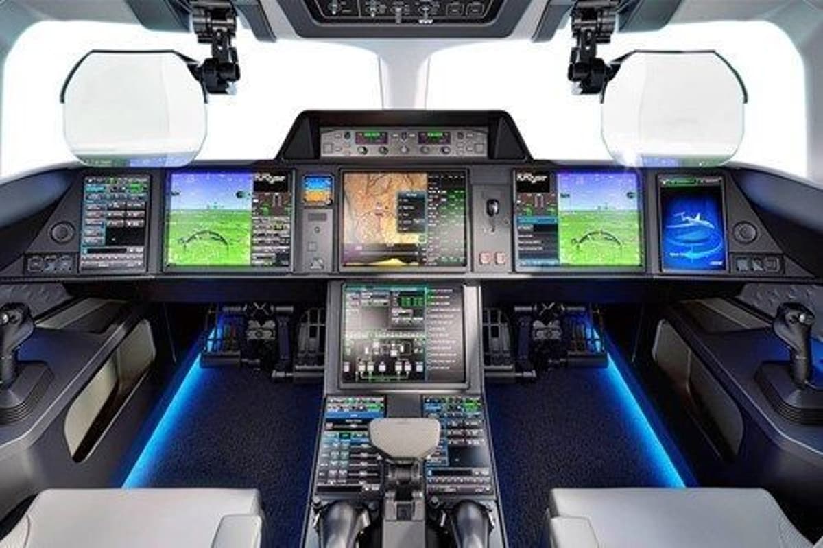 Falcon 10X Debuts Pearl Engines, NeXus Deck, Low Cabin Alt