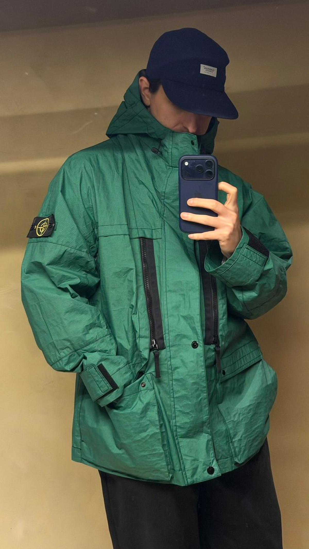 Thermo‑Sensitive Green Stone Island Jacket Revealed at HQ