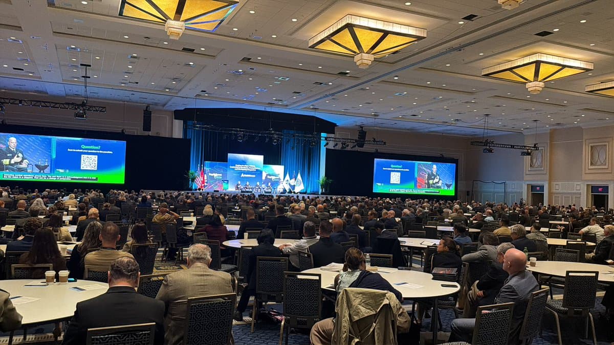 Sea Air Space Draws Record Crowd, Navy's Top Conference