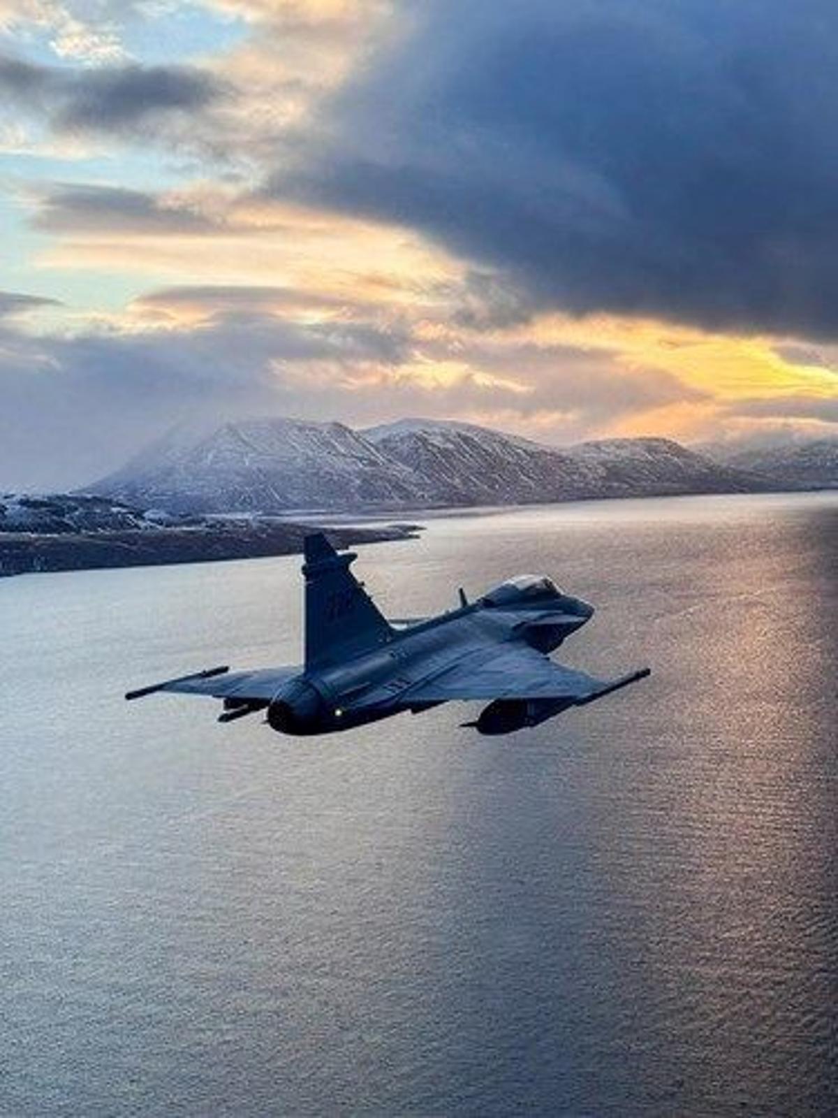 Swedish Air Force Leads First NATO Air Policing in Iceland