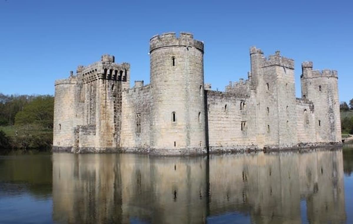 Performance Chasing Undermines Moats, Prediction Markets Reveal