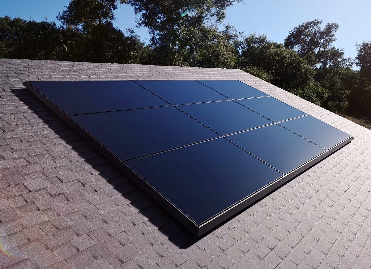 Tesla Launches In‑house Solar Panels, Aims 100 GWh/Year
