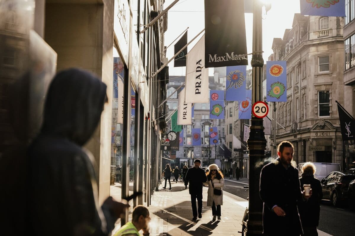 UK Retail Sales Rise as Drivers Fill Up