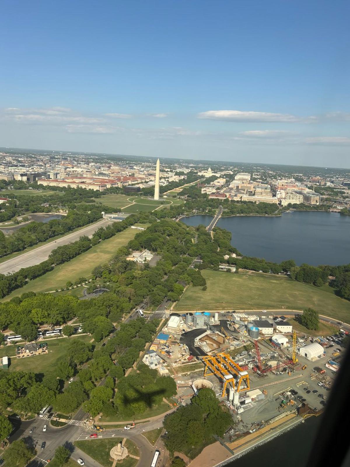 Trump Confirms US Desire to Close Hormuz Strait