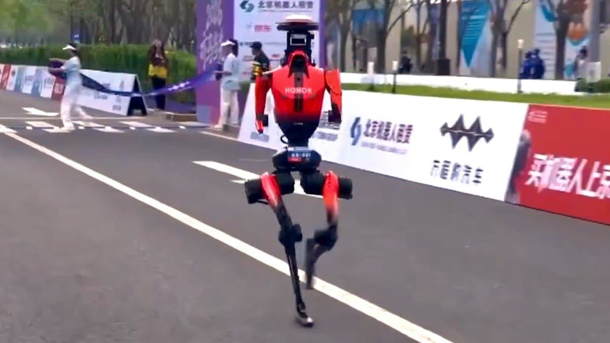 Humanoid Robot Shatters Half-Marathon World Record
