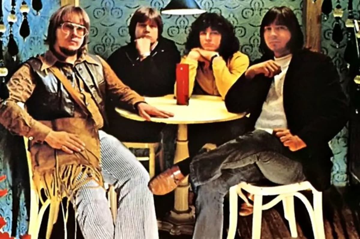 Accidental Riff Propels “American Woman” To 1970 #1