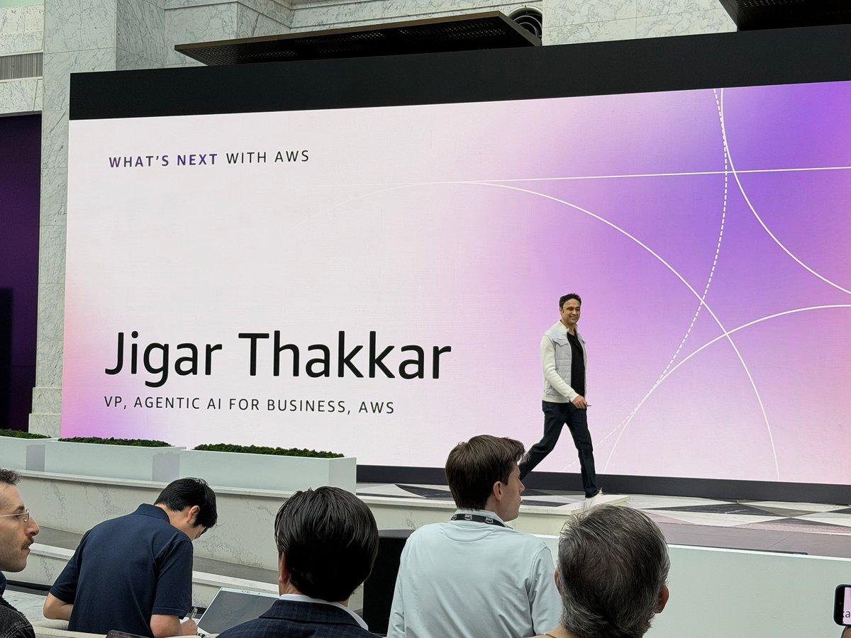 Jigar Thakkar Demos Amazon Quick at AWS Event
