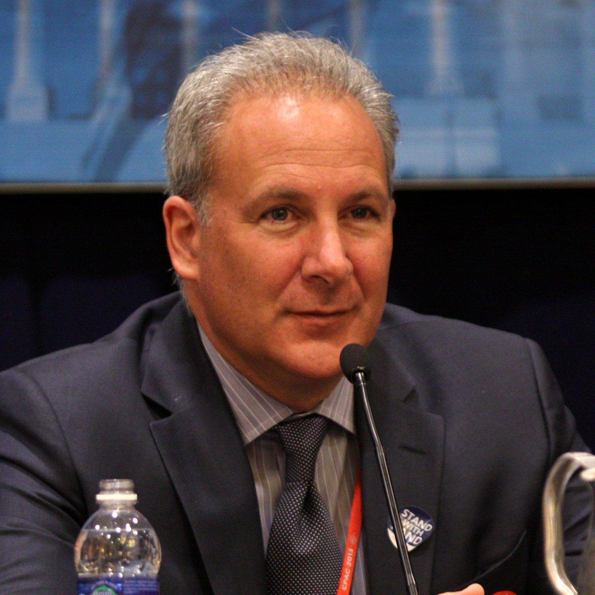 Peter Schiff Warns Bitcoin Crash, Predicts Hype Ending