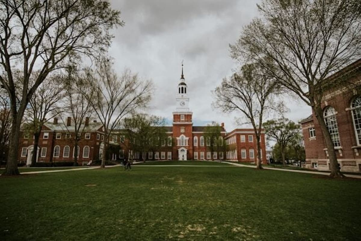 Key Finance Tips: College Costs, Retirement Timing, Tax Refund Ideas