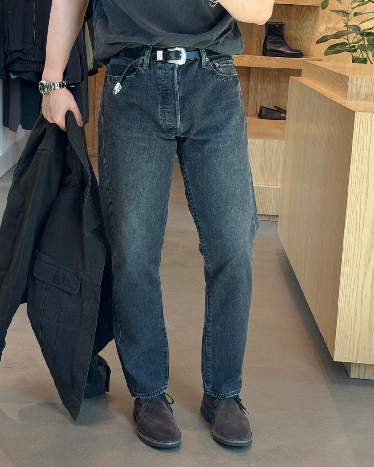 Straight‑fit Denim: Timeless Style that Outshines Trends