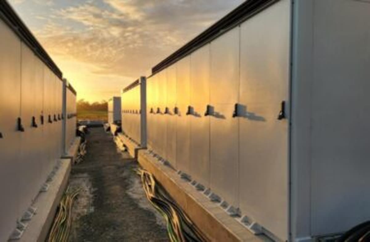 Tesla Earns Australia’s First Emissions Credits, Storage Profits Outpace EVs