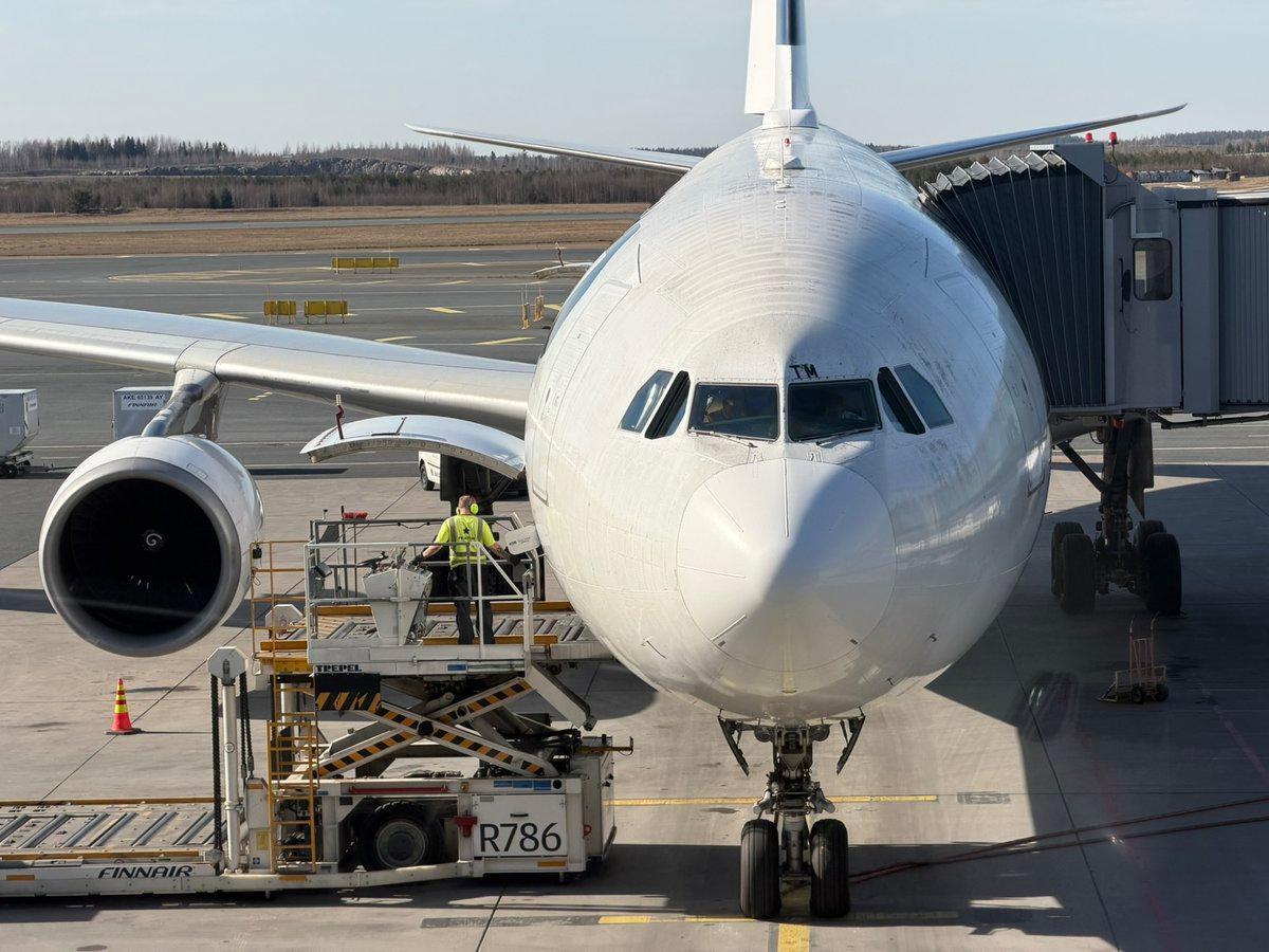 Finnair A330 Business Seat Falls Short for Relaxation