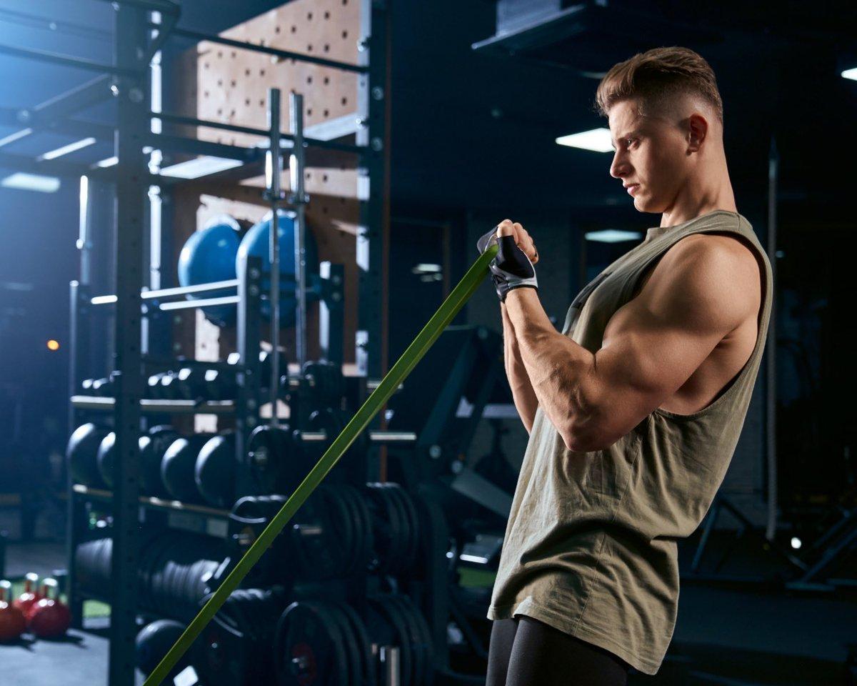 Heavy Squats Trigger Heat‑Shock Proteins Like Hot Cardio