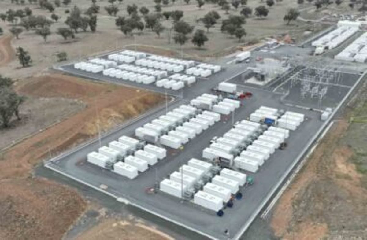 1660 MWh Battery Hits Full Output, Faces Ownership Change