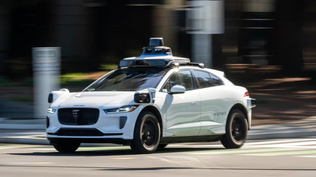 Waymo Hires Gig Workers to Close Robotaxi Doors