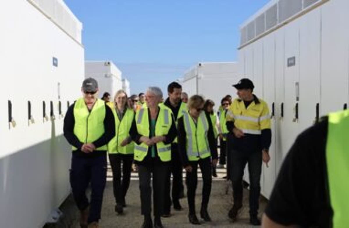 Australia's First Rapid‑Charge 8‑Hour Battery Unveiled