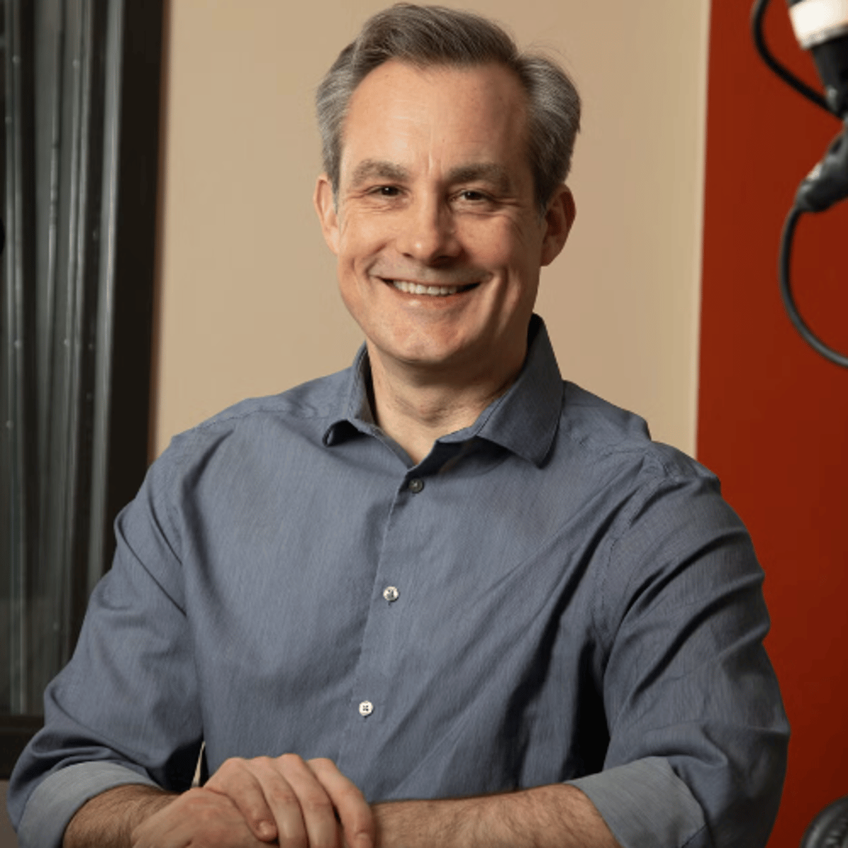 Lee Rayburn Taking Over WPR Middays From Larry Meiller