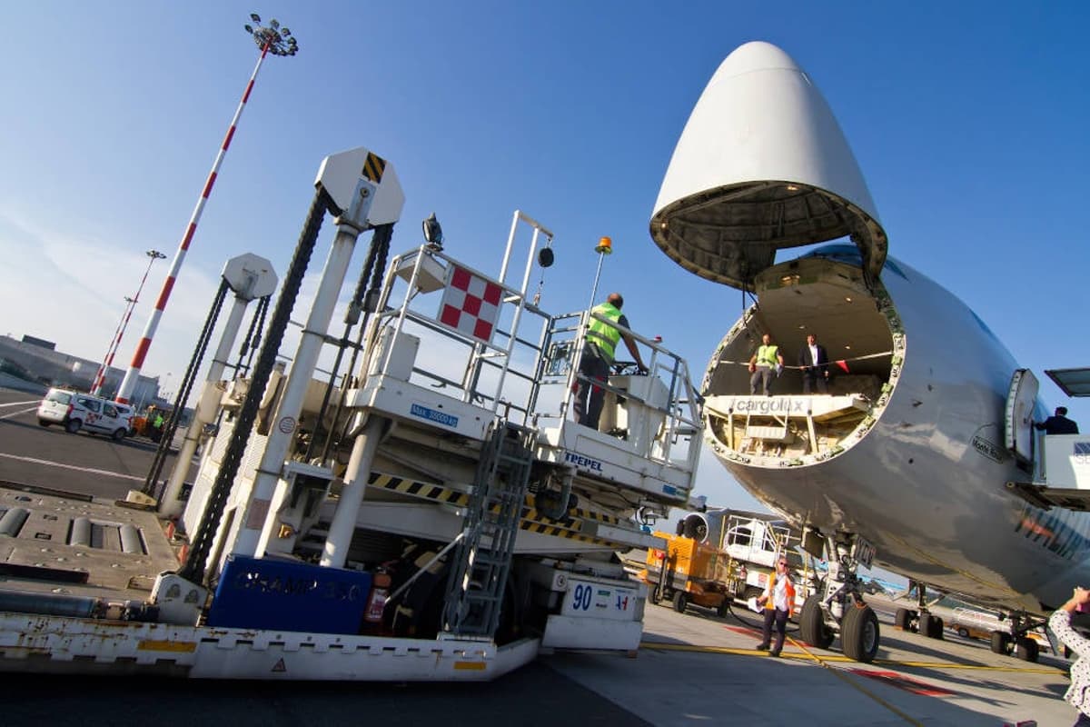 AI Now Gobbling up Power and Management Chips for Servers