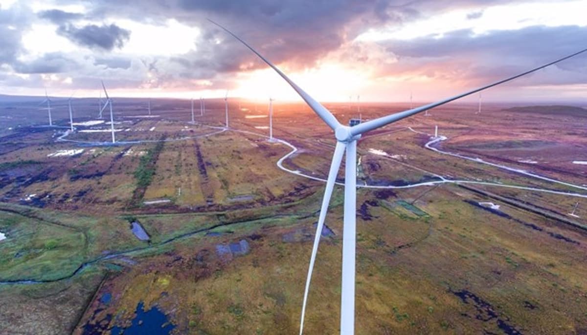 Minister Opens BnM Derrinlough Wind Farm