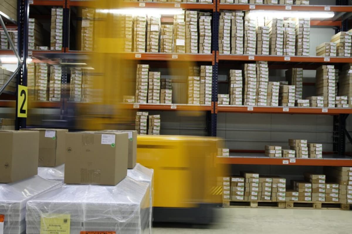 AI System Learns to Keep Warehouse Robot Traffic Running Smoothly