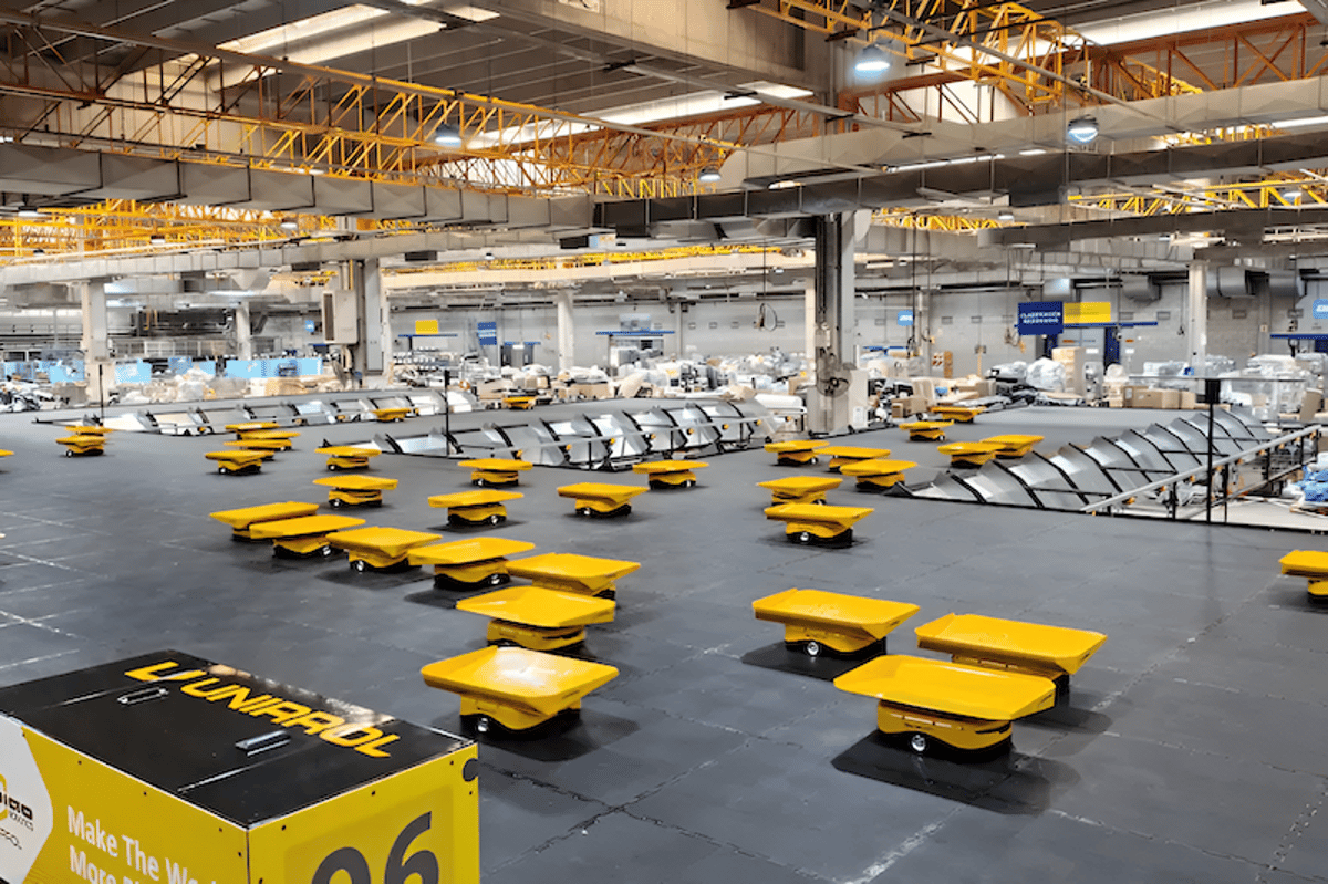 Libiao Robotics Installs 240 Robots at Parcel Hub in Argentina