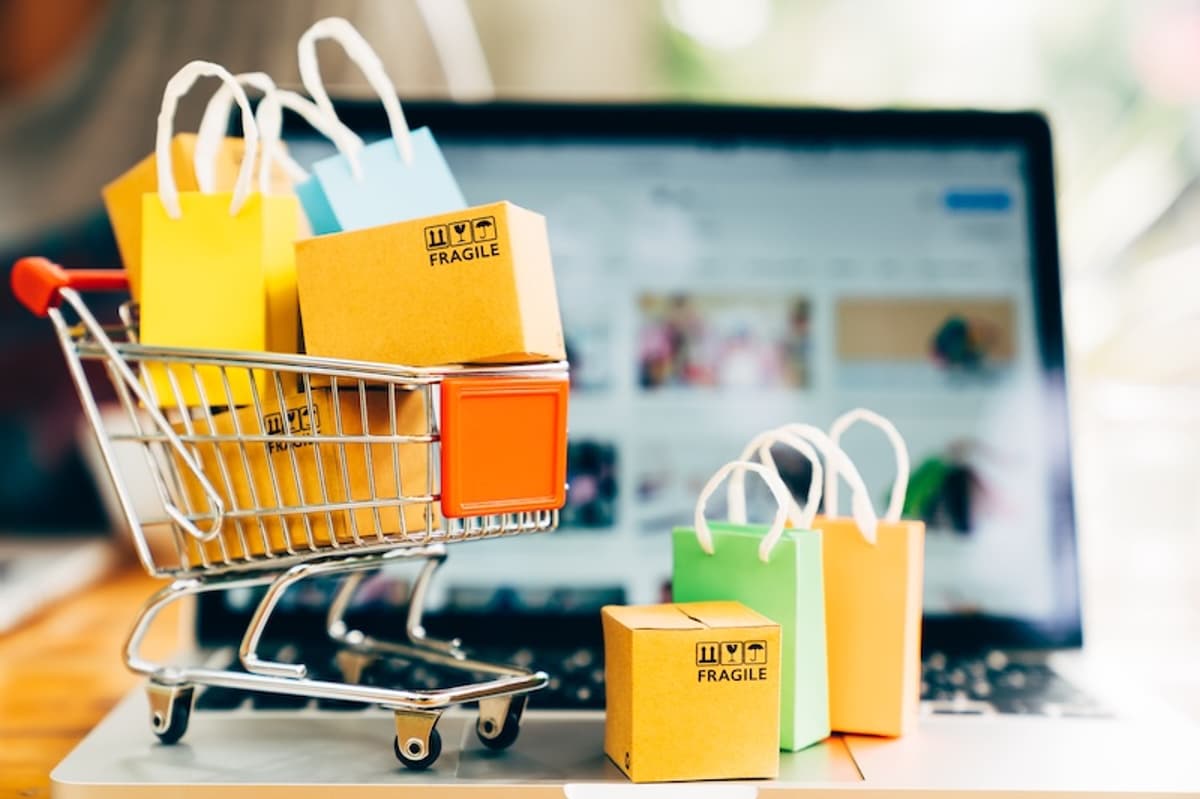 The Small Habit That Keeps Online Shopping Sane