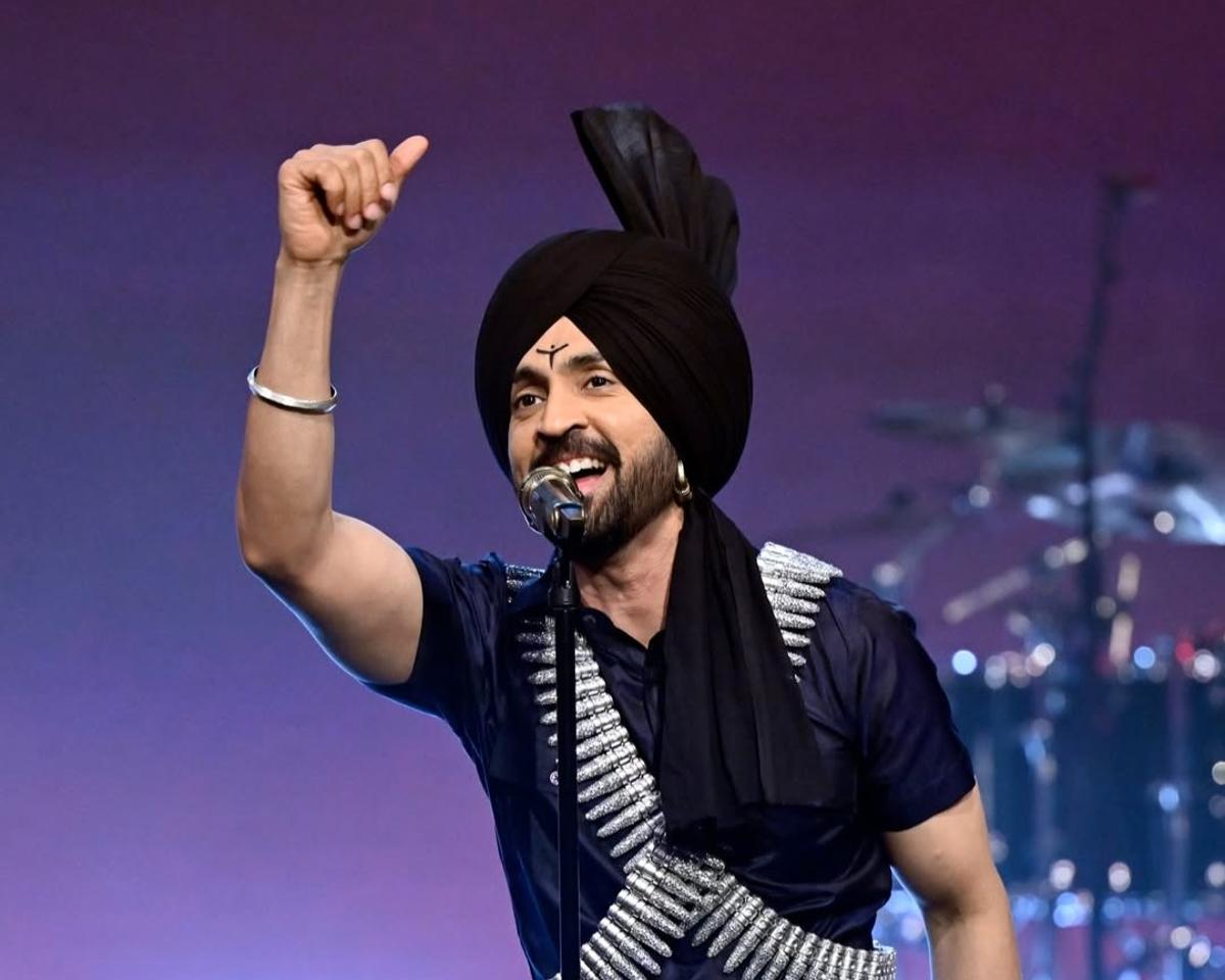 See Diljit Dosanjh Perform ‘Morni,’ Teach Jimmy Fallon Bhangra Moves on The Tonight Show