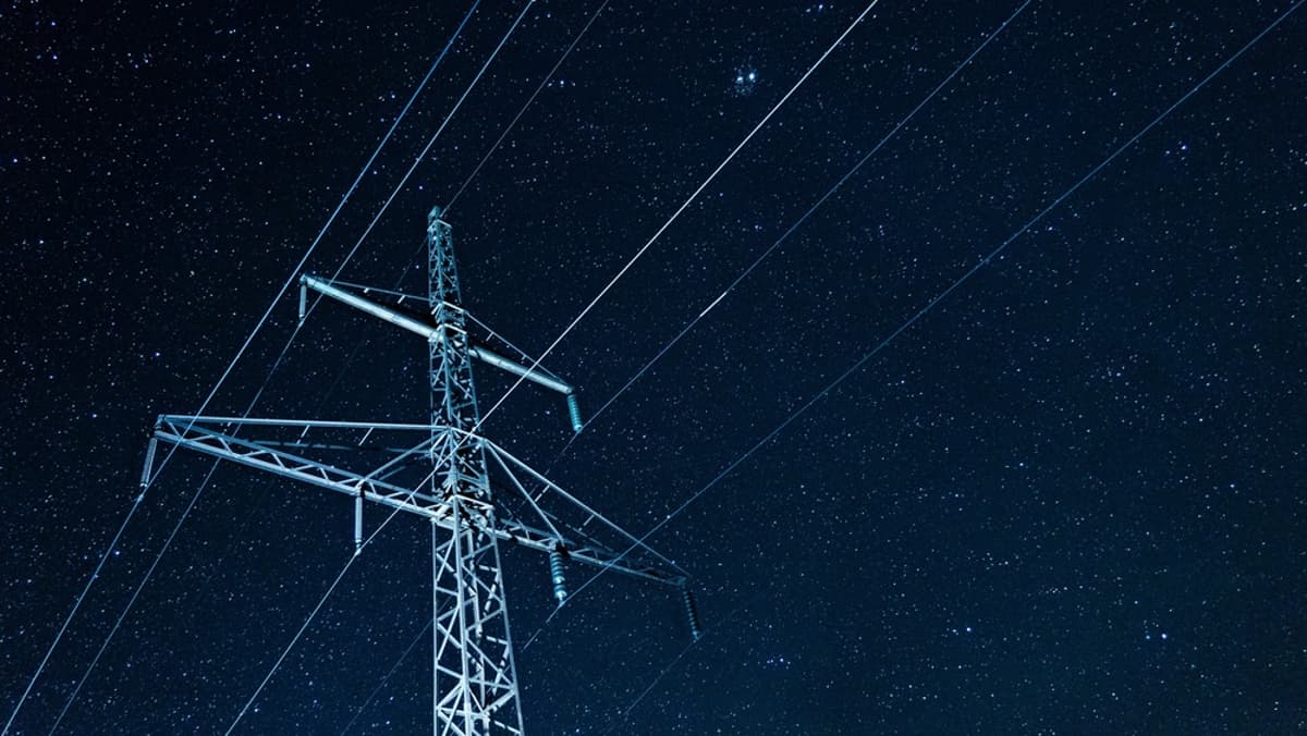 Around the Commercial Drone Industry: License Plate Recognition, Spray Drones, Powerline Inspection