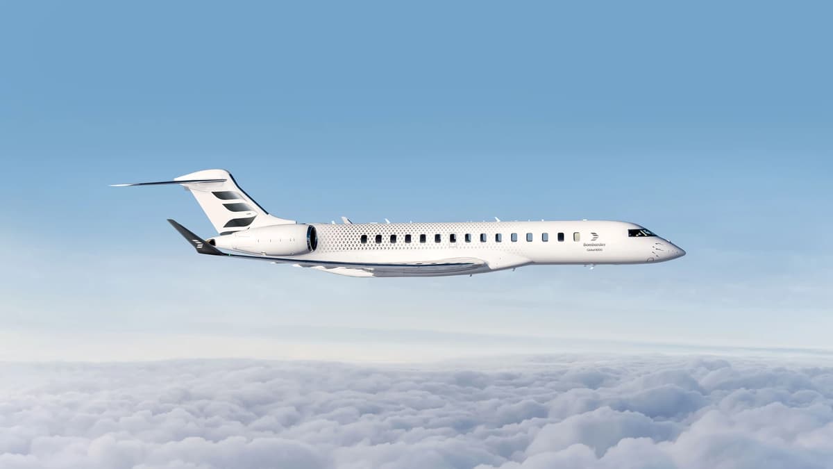 Bombardier Displays Global 8000 at Trade Show for First Time
