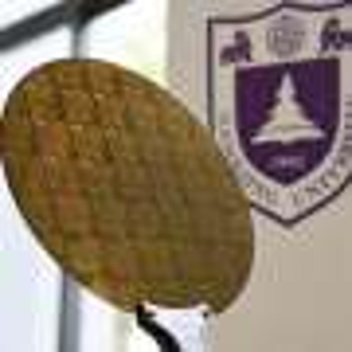 Ultra-Thin MoS₂ Computer Packs 1,400 Transistors Onto One Chip