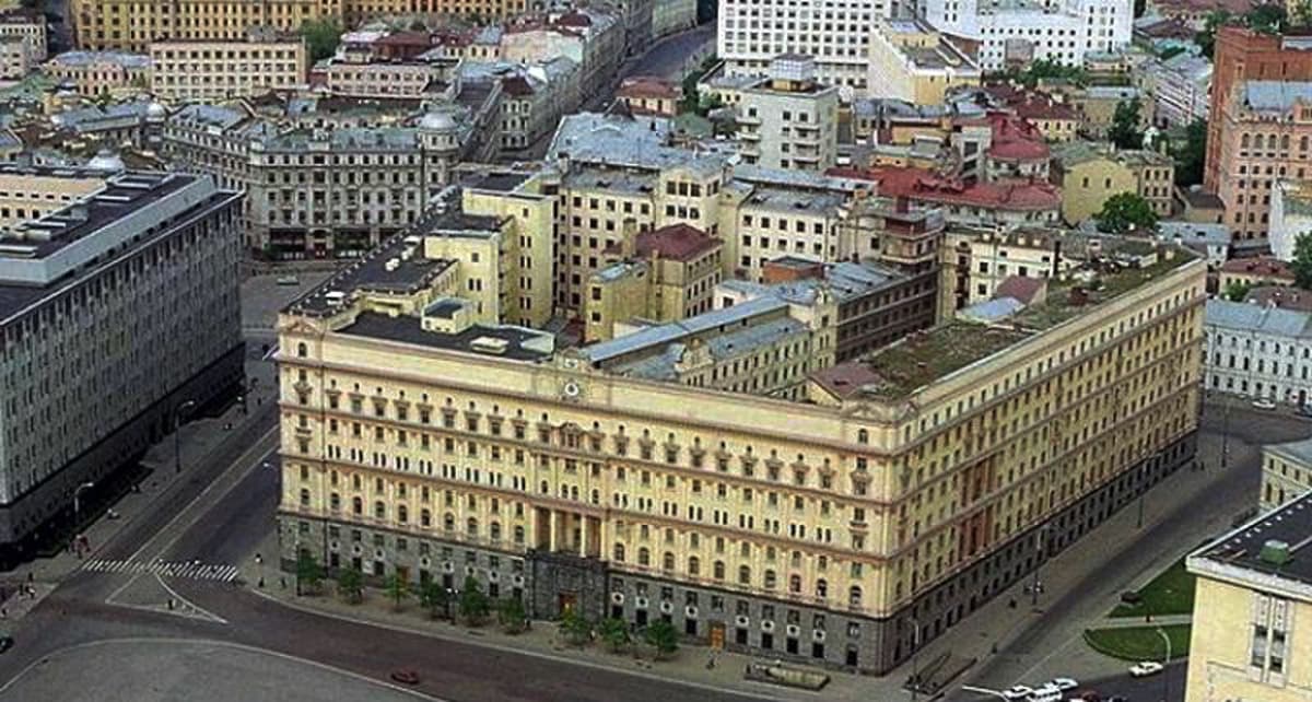 Russia’s FSB Says Foreign Spies Infected Officials’ Phones With Malware