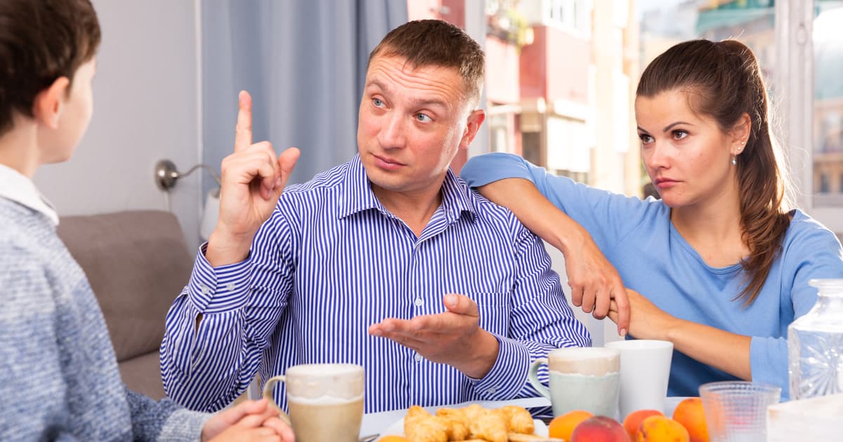 Psychology Says the Cruelest Thing About Being Raised by a Narcissistic but Charming Parent Isn’t Anything They Did at Home...