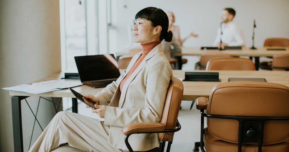 Psychology Says the Quietest Person in a Group Conversation Often Isn’t the Least Engaged — They’re Often the One Processing...