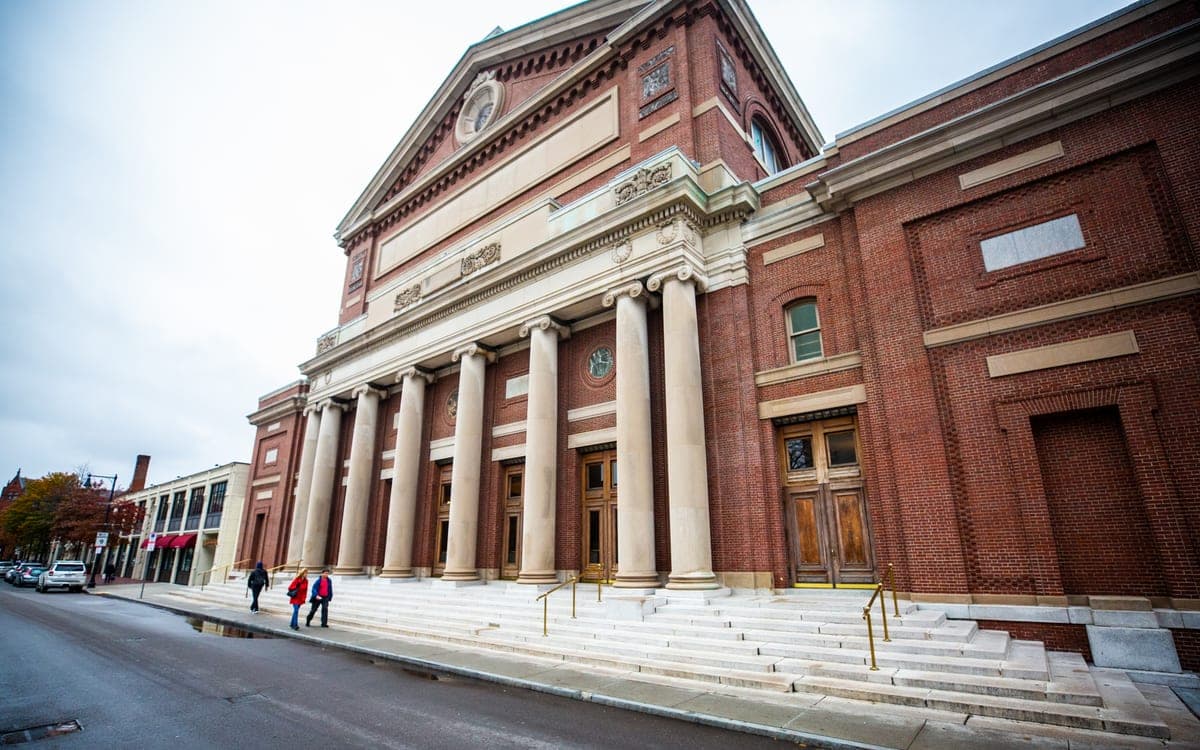 Boston Symphony Rolls Out New Season as if Nothing Happened