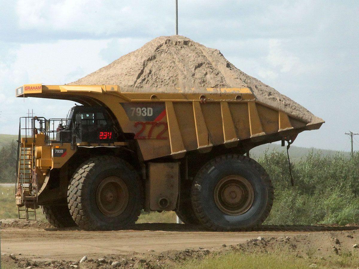 CNRL Says It Will Delay $8-Billion Mine Expansion Until Carbon Pricing Rules Are Clear