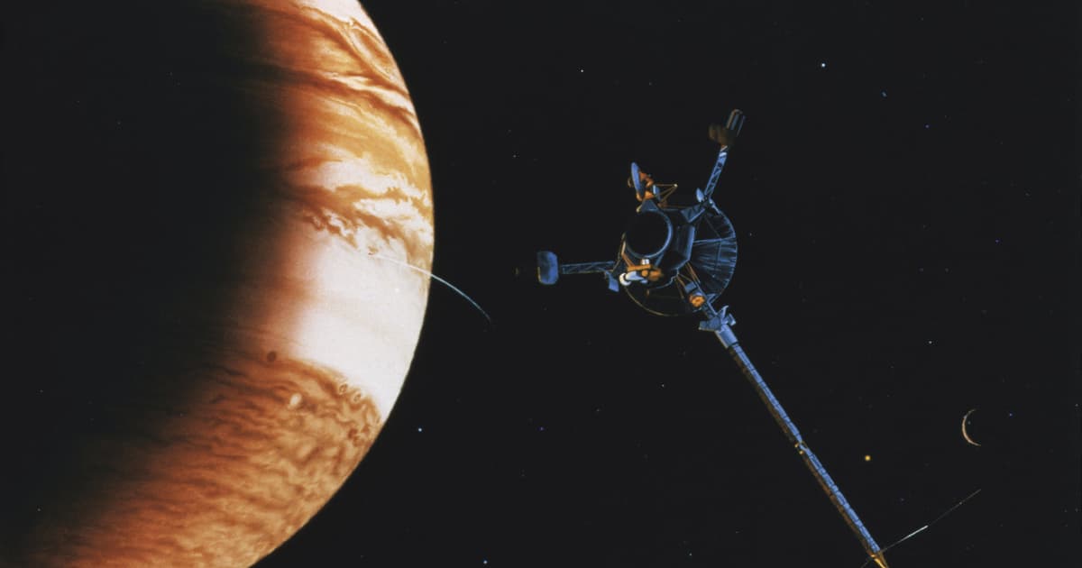 When the Galileo Spacecraft’s Main Antenna Failed to Unfurl on the Way to Jupiter, Engineers Salvaged the Mission by Rewriting...