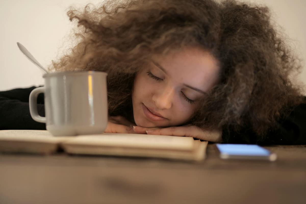 Psychology Says People Who Keep Their Phone Face Down at Every Dinner, Every Meeting, and Every Coffee Aren’t Being Polite,...
