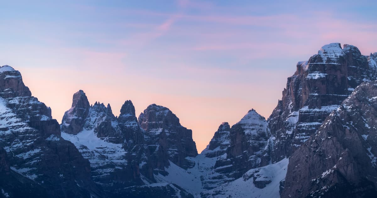 In 1991, a Hiker in the Italian Alps Discovered the Frozen Body of a Man Who Had Been Murdered Approximately...
