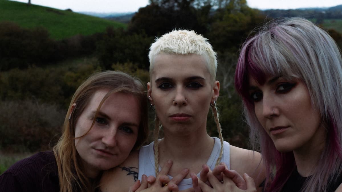 HAWXX Announce New Album ‘The World Splits Open’