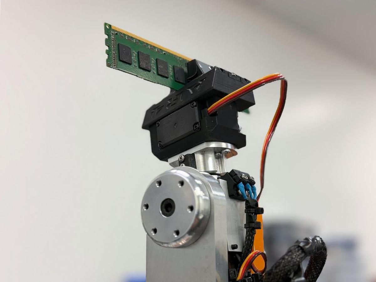 Robots Could Turn E-Waste Into a Source of Legacy Chips